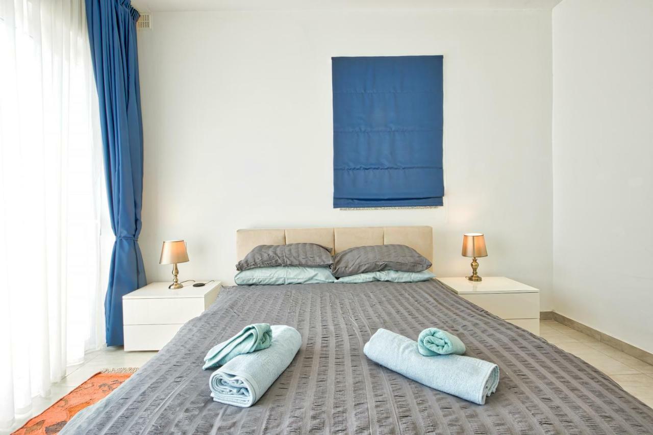 Hv12 - Sea Front Penthouse Lägenhet St. Paul's Bay Exteriör bild