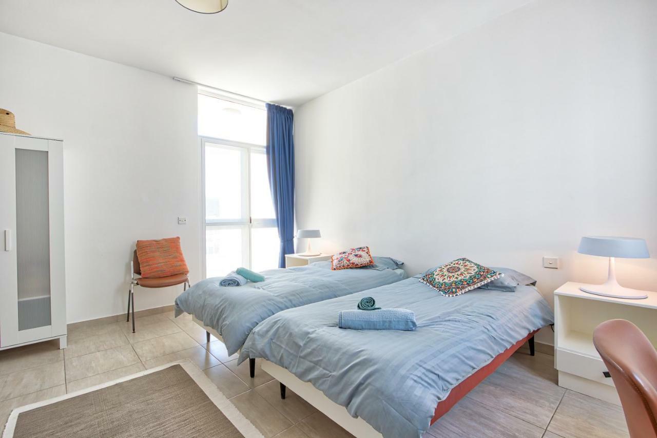 Hv12 - Sea Front Penthouse Lägenhet St. Paul's Bay Exteriör bild