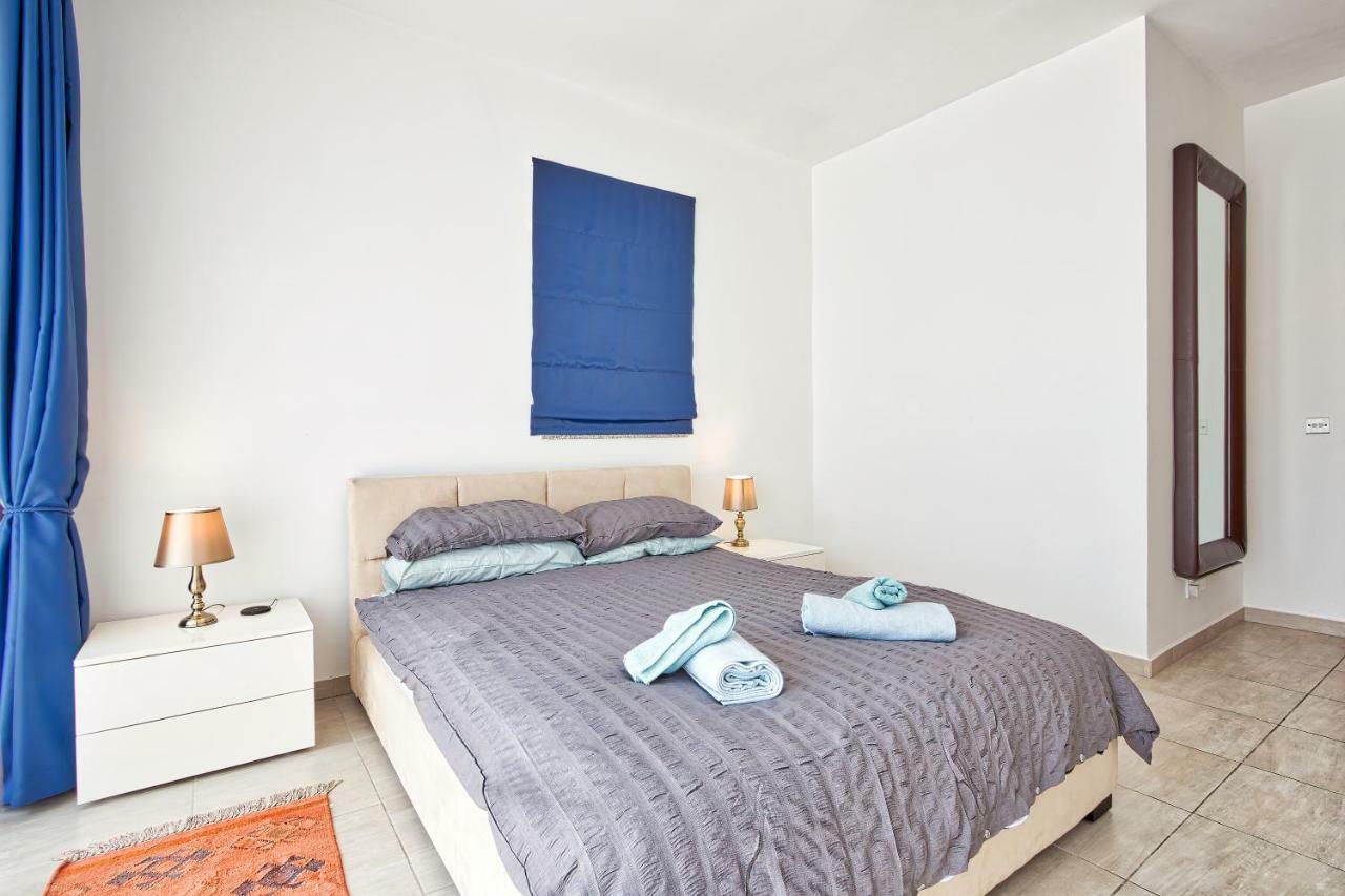 Hv12 - Sea Front Penthouse Lägenhet St. Paul's Bay Exteriör bild